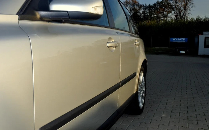 Volvo V50 cena 14999 przebieg: 229754, rok produkcji 2005 z Hel małe 667